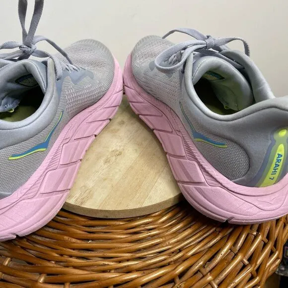 Hoka One WOMEN'S ARAHI 7 GULL/PINK TWILIGHT Size 7 1/2 Sneaker Shoes 7.5 Running