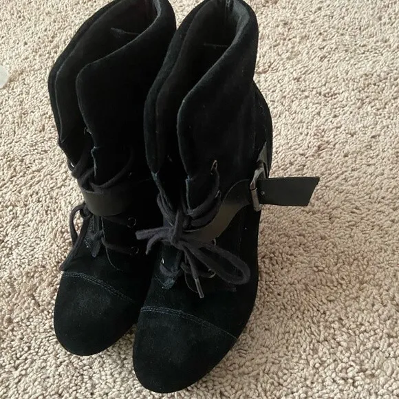 **Host Pick** Guess black suede boots size 8.5