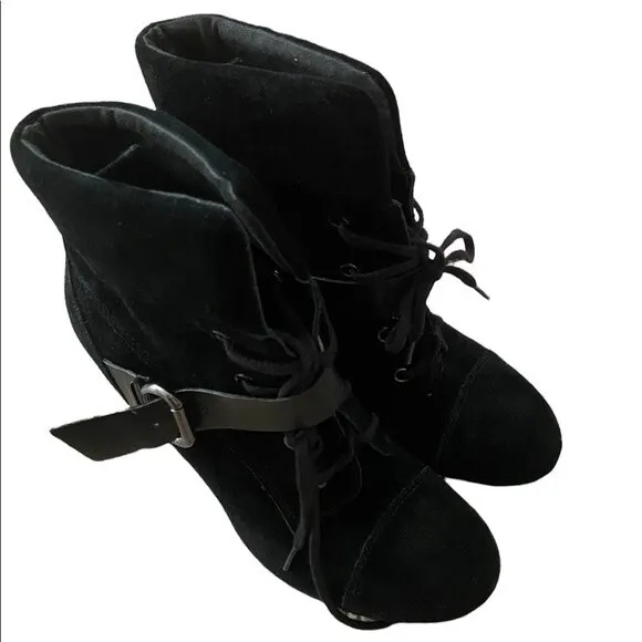 **Host Pick** Guess black suede boots size 8.5