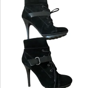 **Host Pick** Guess black suede boots size 8.5