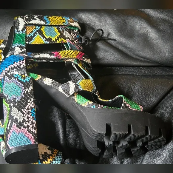 HOST PICK! 🎈🎉 Sseko Colorful Snake Print Women's Platform Heels Sz7.5 NEW