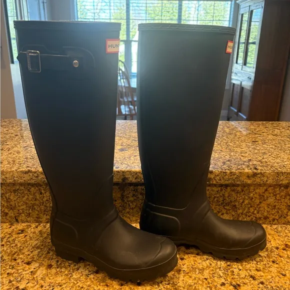Hunter tall matte black rain boots size US 5 classic big girls