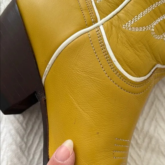 Idyllwind Yellow Heeled Boots with Classic Western cowboy boot