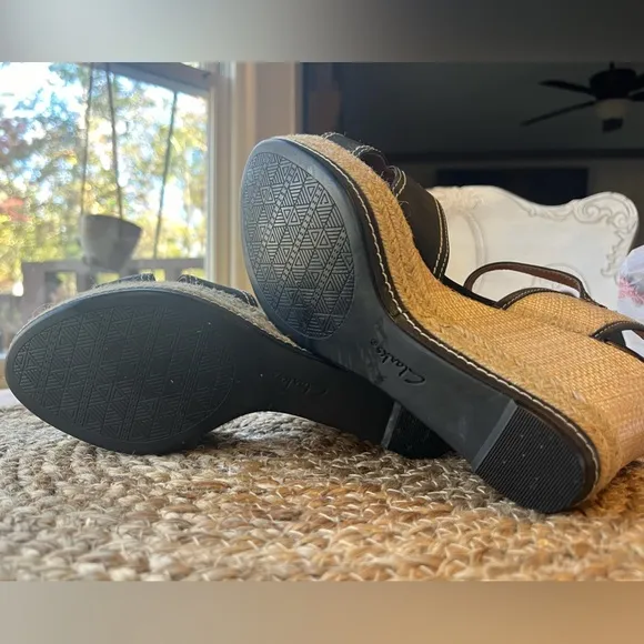 Indigo by Clarks Amelia Air Platform wedge size 7.5M