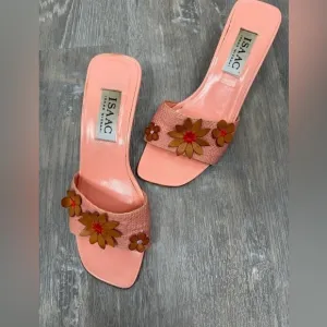 Isaac Mizrahi Floral Appliqué Spring Wicker Weave Pink Peach Sandals Size 6