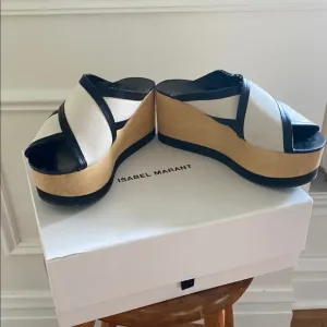 Isabel Marant Women's Black and White Platform Sandals