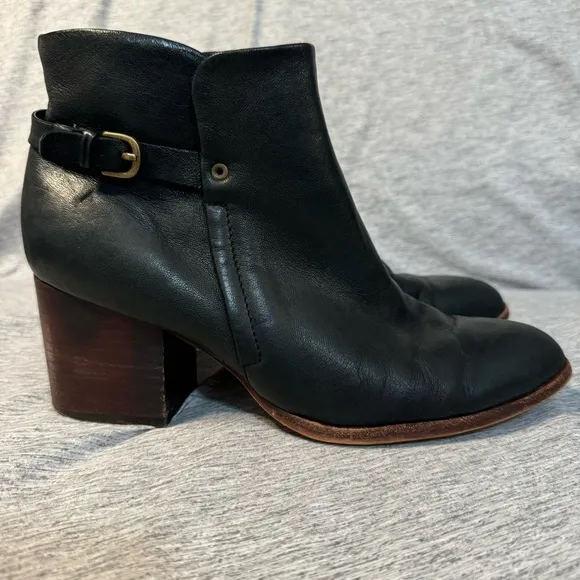ISOLA Black Leather Block Heel Ankle Boots, Size 8.5, Zipper and side buckle EUC