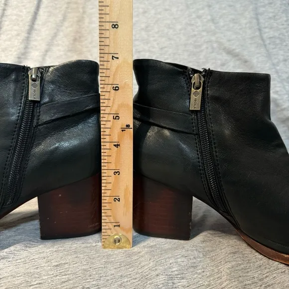 ISOLA Black Leather Block Heel Ankle Boots, Size 8.5, Zipper and side buckle EUC