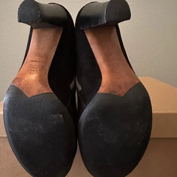 Italian High Heel Suede Boots Womens 38.5 | 7.5 Black Suede Luxury