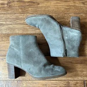 J. Crew Aggie Suede Leather Ankle Boots Booties Block Heel in Mink Size 7