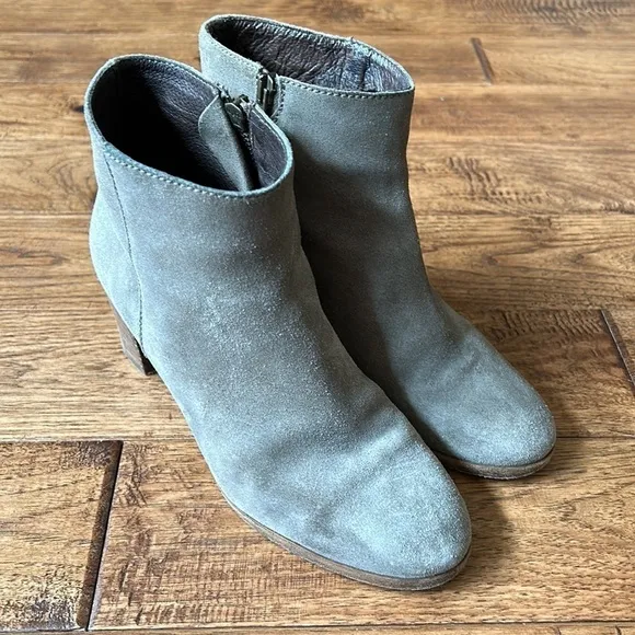 J. Crew Aggie Suede Leather Ankle Boots Booties Block Heel in Mink Size 7