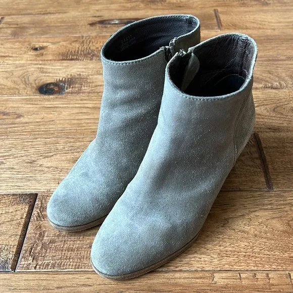 J. Crew Aggie Suede Leather Ankle Boots Booties Block Heel in Mink Size 7
