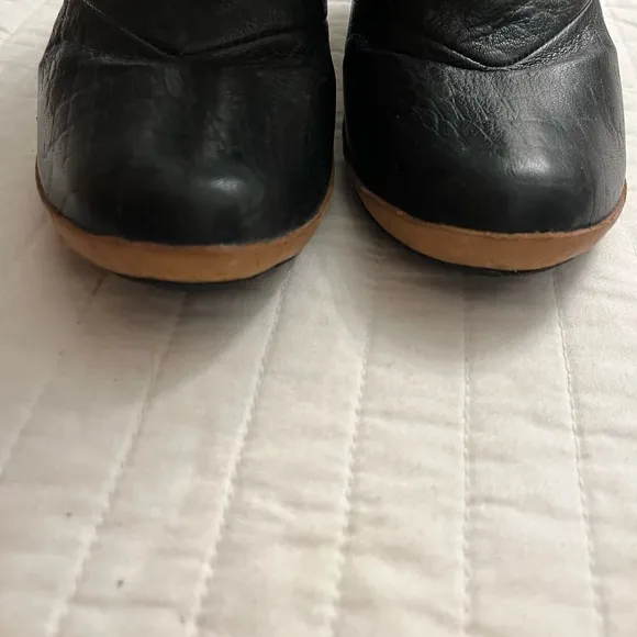 J Shoes Babette black leather boots