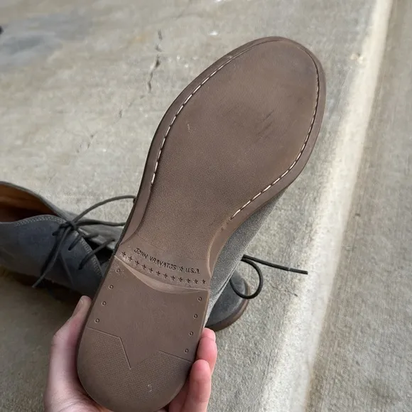John Varvatos mens 10 M gray suede leather chukka boots EUC
