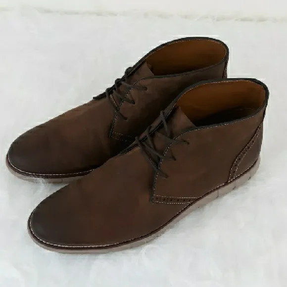 Johnston &amp; Murphy Brown Chukka Boots with Oiled Finish