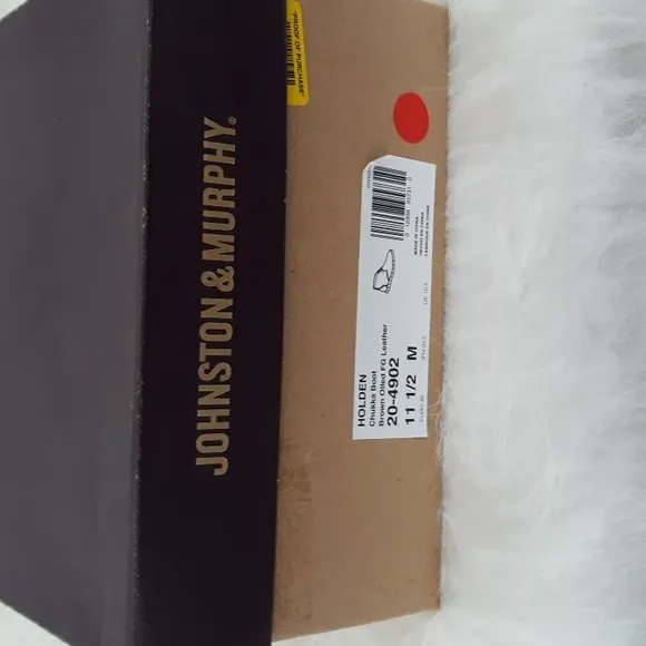 Johnston &amp; Murphy Brown Chukka Boots with Oiled Finish