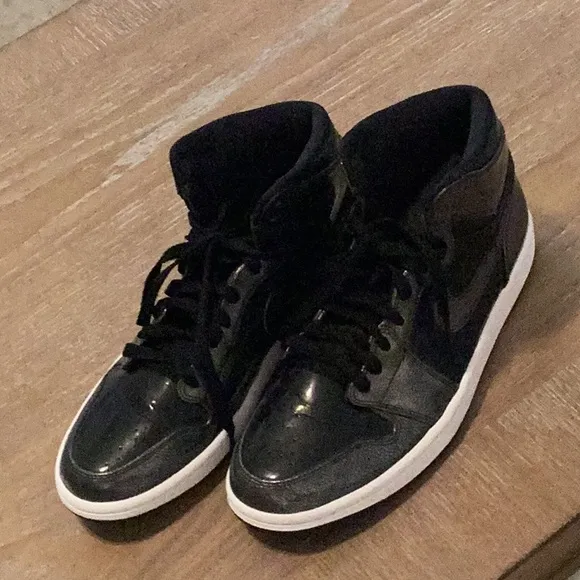 Jordan 1 Retro Black Patent High Tops Size 8.5