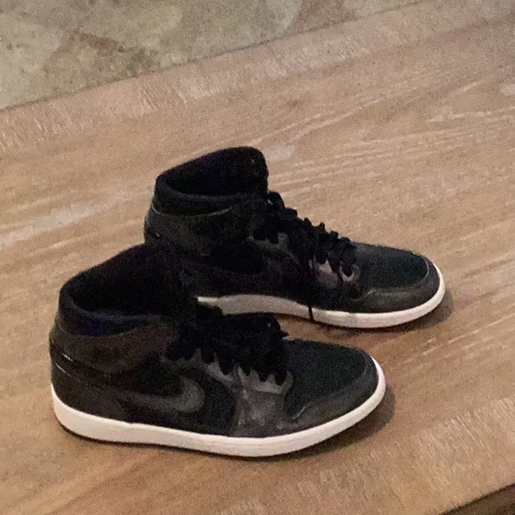 Jordan 1 Retro Black Patent High Tops Size 8.5