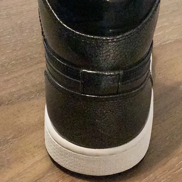 Jordan 1 Retro Black Patent High Tops Size 8.5