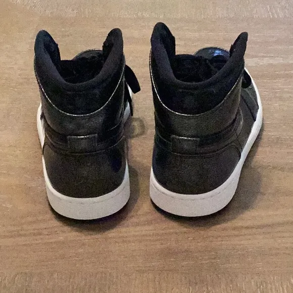 Jordan 1 Retro Black Patent High Tops Size 8.5