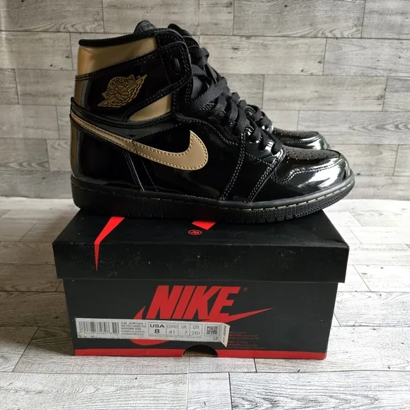 Jordan 1 Retro High OG Black Metallic Gold Shoes