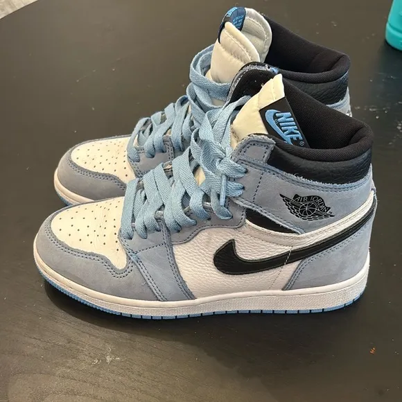 Jordan 1 Retro University Blue Hightop