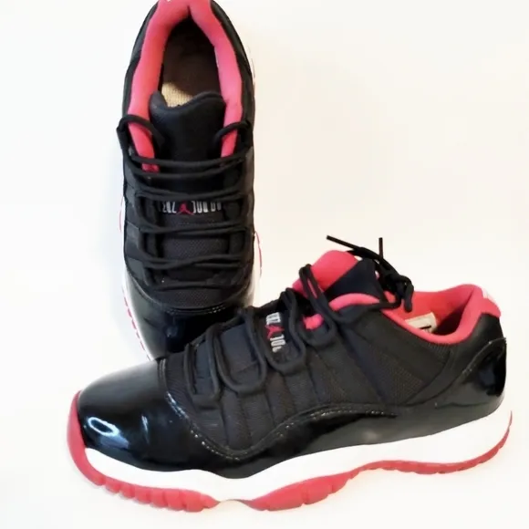 Jordan 11 Retro size 4Y BLK/RED/WHITE
