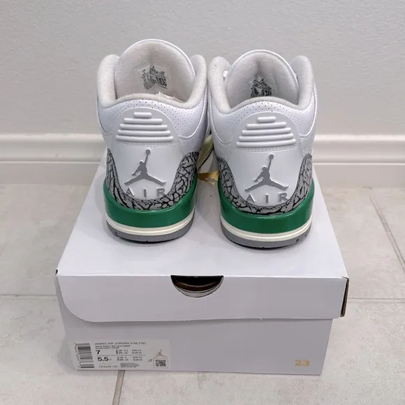 JORDAN 3 LUCKY GREEN Size 9W 7.5M