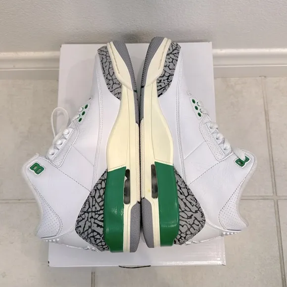 JORDAN 3 LUCKY GREEN Size 9W 7.5M