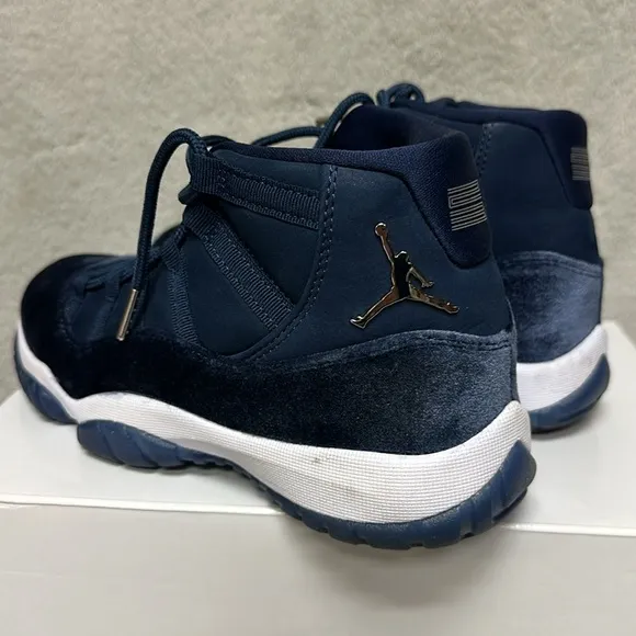 Jordan Air Jordan 11 Retro Womens Shoes Size 8