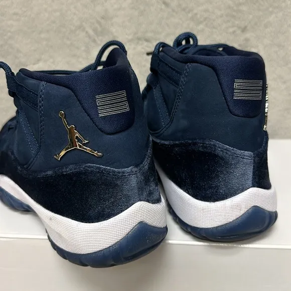 Jordan Air Jordan 11 Retro Womens Shoes Size 8