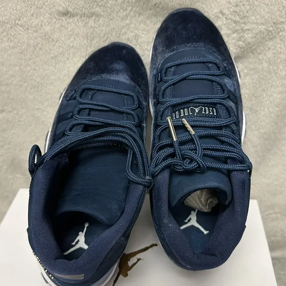 Jordan Air Jordan 11 Retro Womens Shoes Size 8