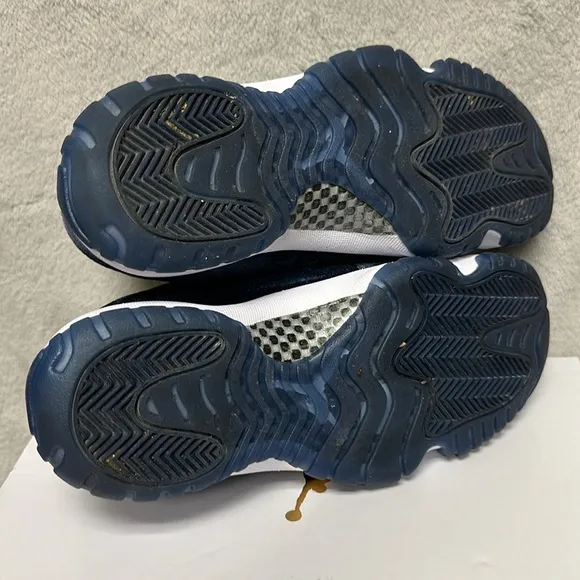 Jordan Air Jordan 11 Retro Womens Shoes Size 8