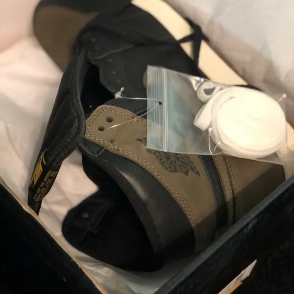 Jordan Men's Black and Brown Sneakers  (New) never worn
