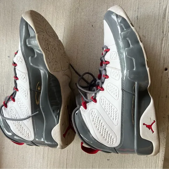 Jordan Men's Gray and White Sneakers Retro 9 Fire Red Nike Air Jordan