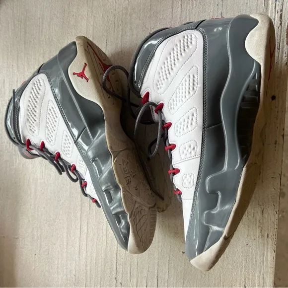 Jordan Men's Gray and White Sneakers Retro 9 Fire Red Nike Air Jordan