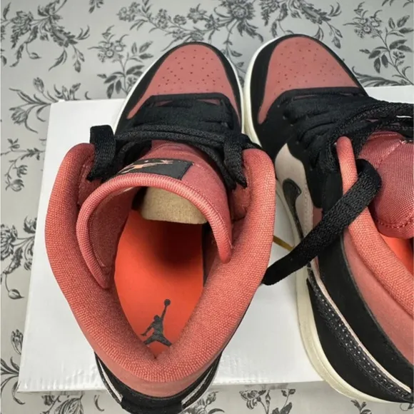 Jordan Women's Black and Pink Sneakers