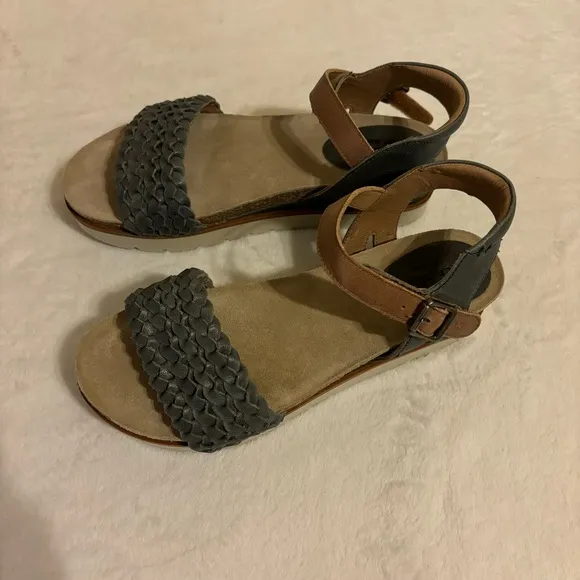Josef Seibel CLEA 16 Woven Leather Platform Sandals Size 40 (9-9.5 US)