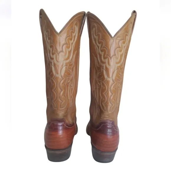 Justin Boots L 4520 Classic cowboy boots in tan and brown Women's Size 6.5 B.