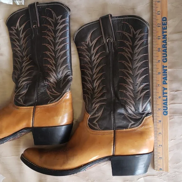 Justin Men's Brown and Black Western Cowboy Boots Style 2396. Size 9.5 B