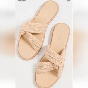 KAANASUvita Textured Wrap Sandal