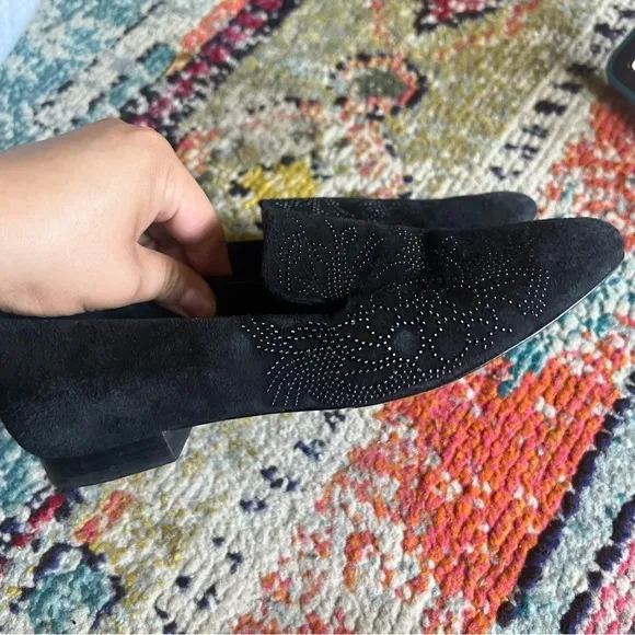 Karl lagerfeld Paris black suede floral slip on loafer flats size 6m