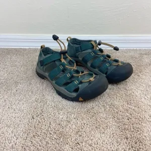 Keen Big Kid’s Newport H2 Slip-On Hiking Water Shoes - Dark Green