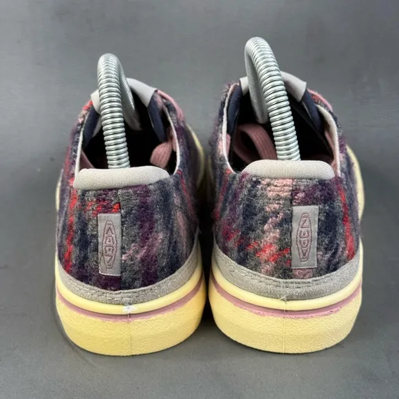 Keen Womens Elsa IV Athletic Fashion Sneaker shoes size 7 New