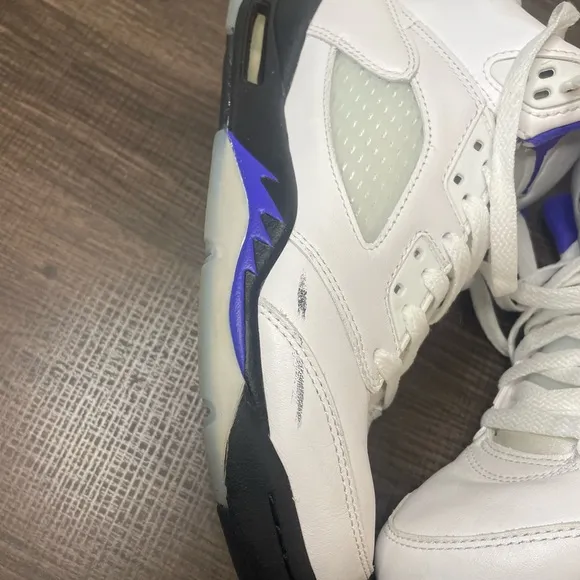Kids White and Purple Jordan Shoes