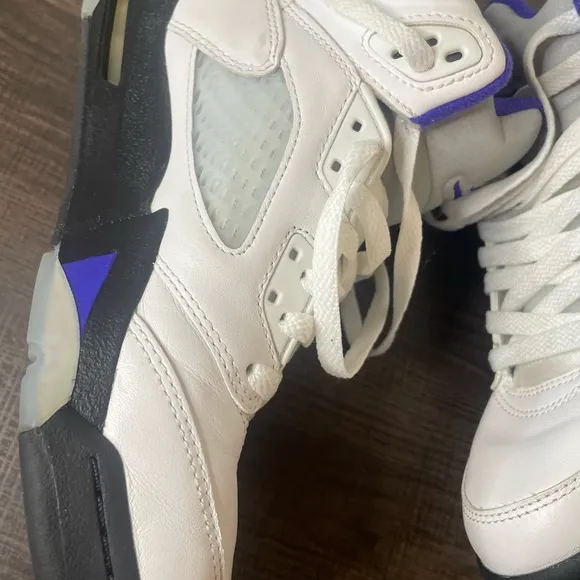 Kids White and Purple Jordan Shoes