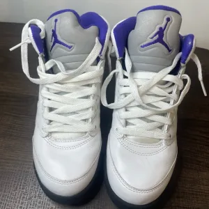 Kids White and Purple Jordan Shoes