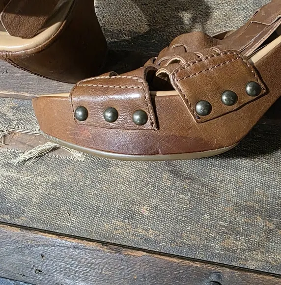 Kork-Ease Dawn Brown Leather Strappy Platform Sandals w/Woven Retro Design