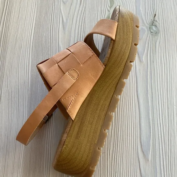 Korks Fraya Platform Wedge Sandals size 8M