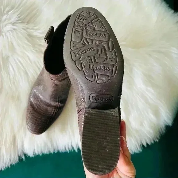 Korks Snake Print Leather Heeled Booties Shoes 8